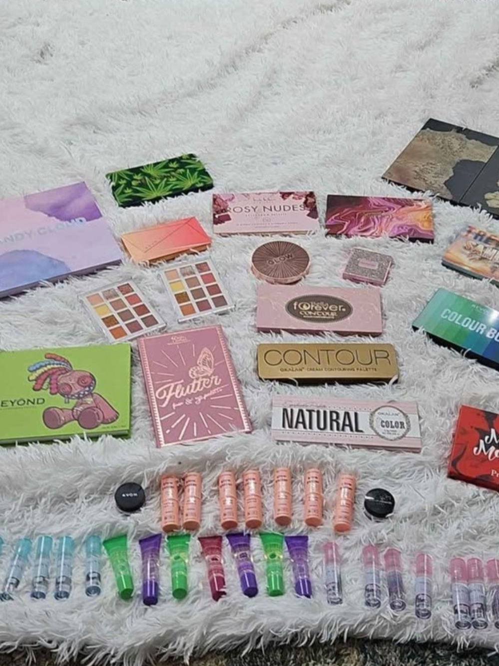 NEW HUGE MAKEUP PALETTE LOT